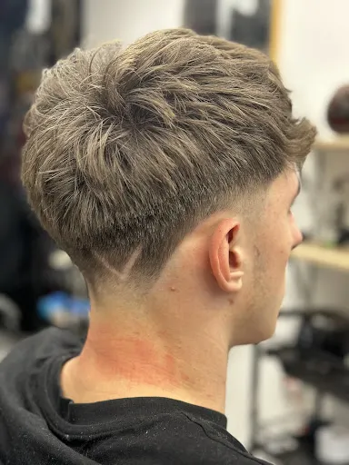 Barbershop Lucky_Barber